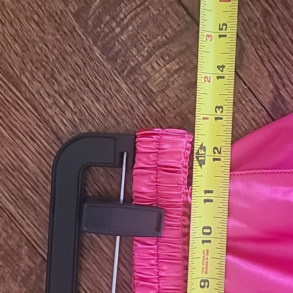 Elastic waist hot pink sateen style skirt - Picture 9 of 9